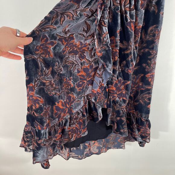 Adelyn Rae Angie Dress One Shoulder Velvet Floral Ruffle Small New With Tags - Picture 12 of 13
